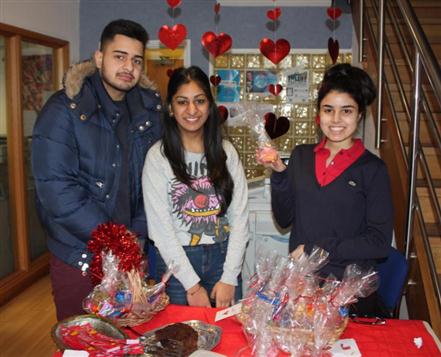 3 students selling items