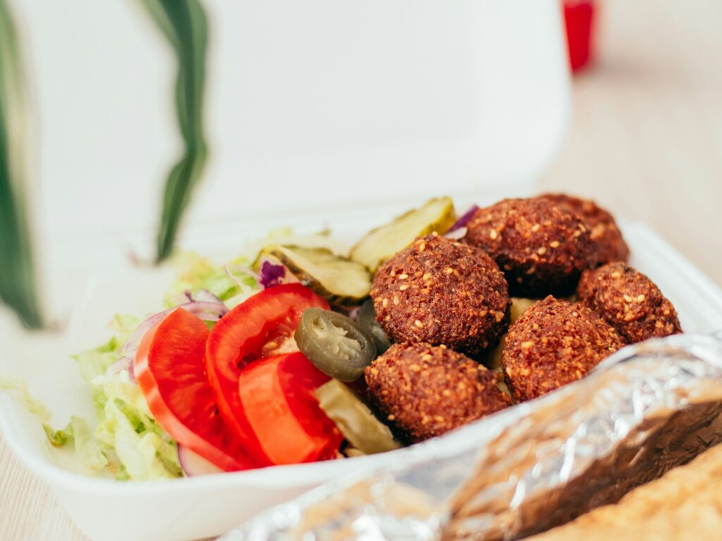 falafel salad meal